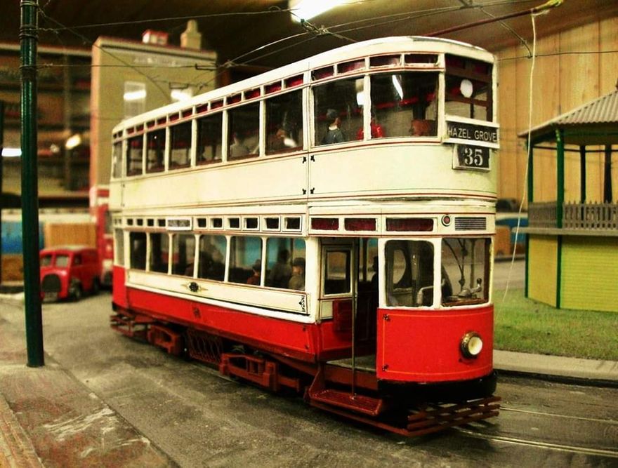 T40  Manchester Corporation standard double-deck tram built by Craig Farrington..........Kit price   £7